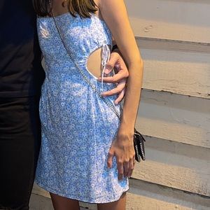 Abercrombie XS side cinched cut out blue floral mini dress